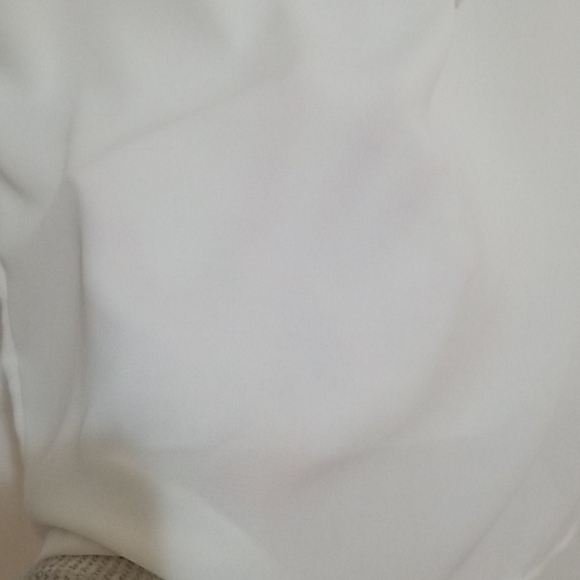 White blouse - Picture 5 of 5